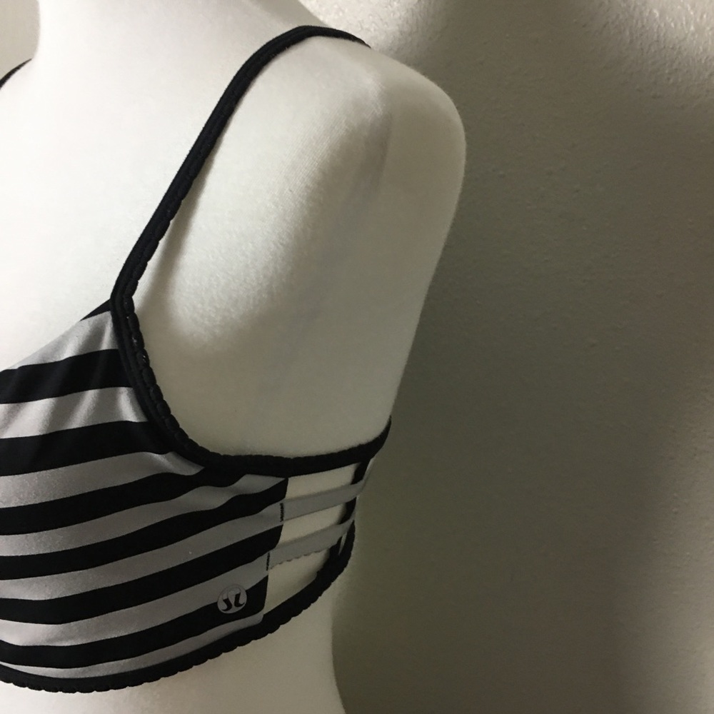 🚨FINAL PRICE DROP🚨Lululemon Strappy Caged Bra Striped - Picture 6 of 6